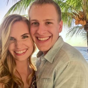 Meet your Posher, Larissa